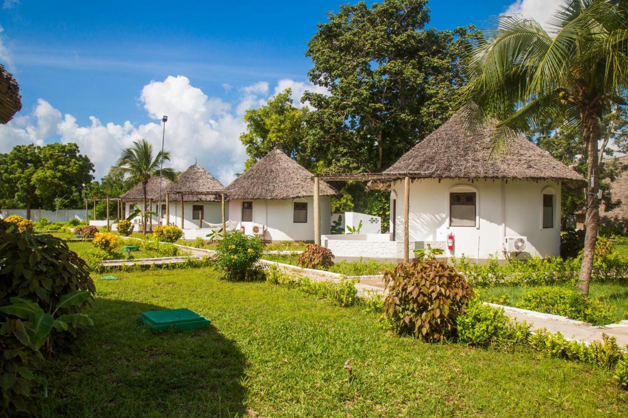 Antonio Beach Tree House Hotel & Spa Uroa Dış mekan fotoğraf
