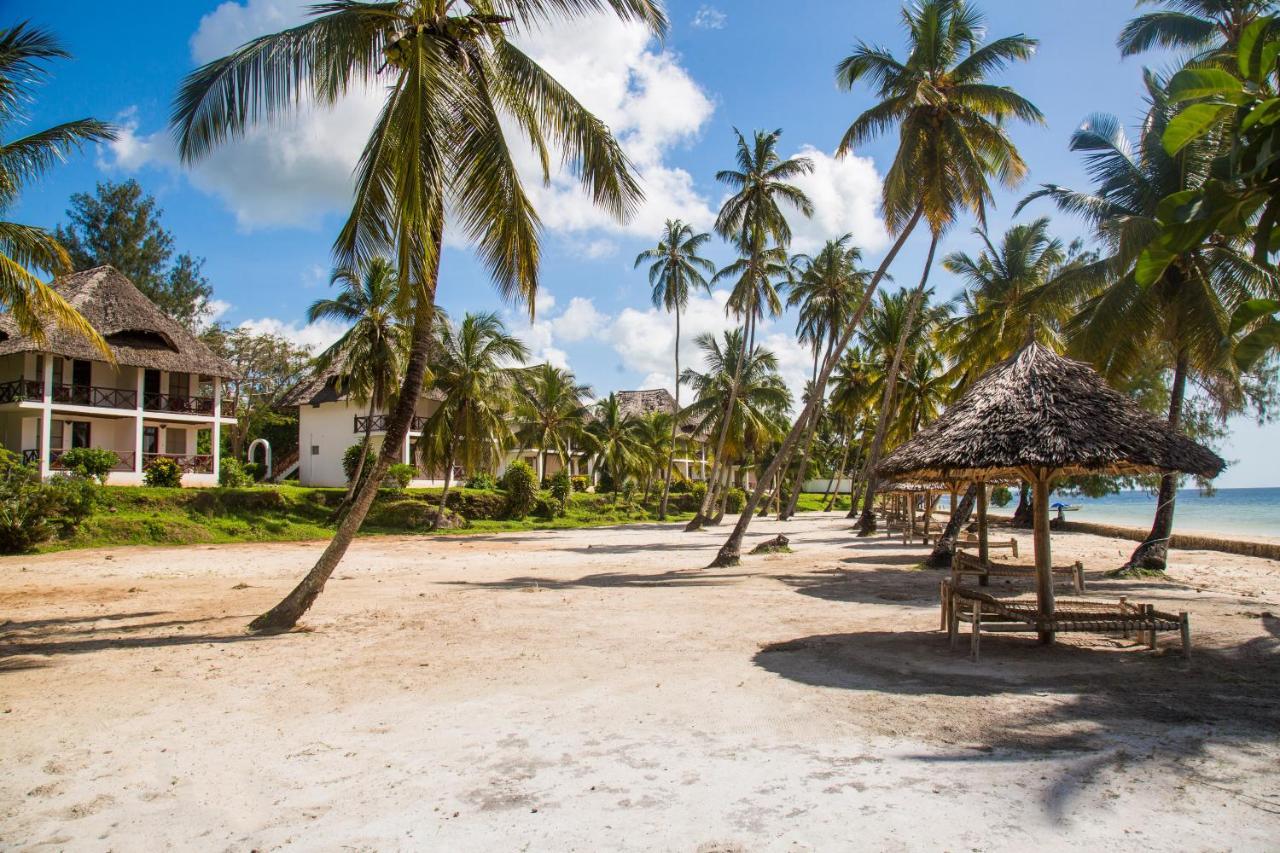 Antonio Beach Tree House Hotel & Spa Uroa Dış mekan fotoğraf