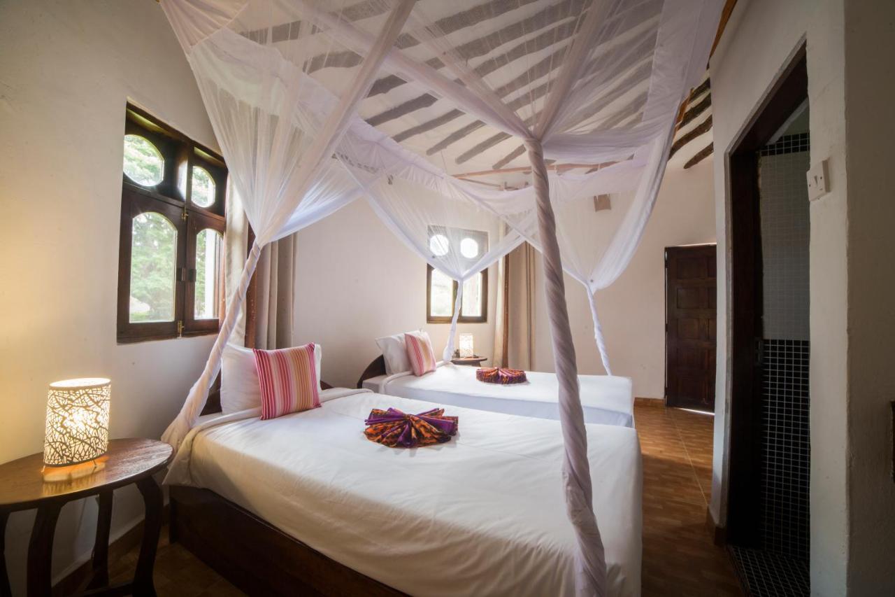 Antonio Beach Tree House Hotel & Spa Uroa Dış mekan fotoğraf